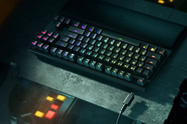 Huntsman v2 tenkeyless - klikalny przełącznik optyczny - us Razer ZF6471 czarny klawiatura