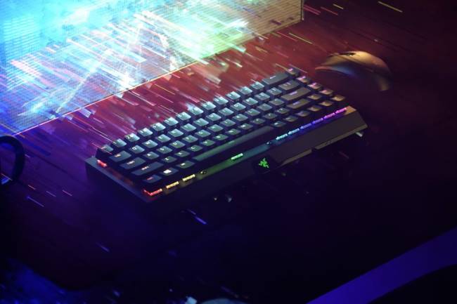 blackwidow v3 mini hyperspeed - żółty przełącznik - us Razer ZF6463 czarny klawiatura