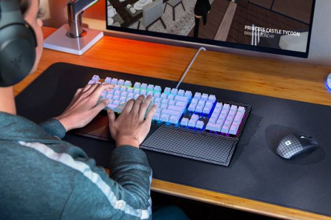 blackwidow v3 - zielony przełącznik - us - edycja roblox Razer ZF6459 biały klawiatura