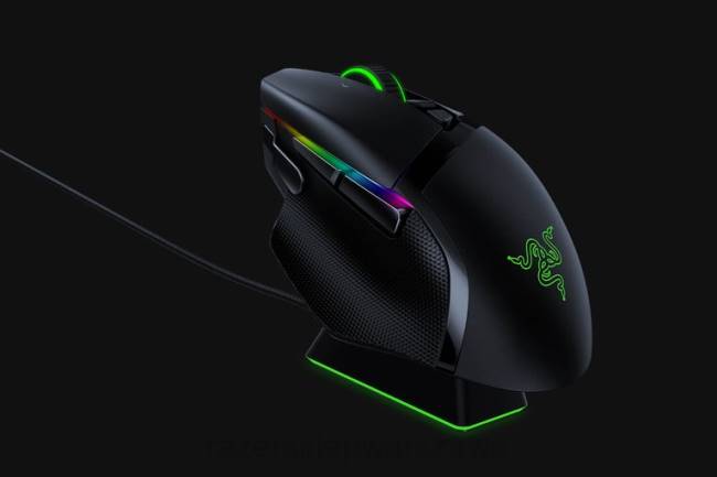 bazyliszek Ultimate ze stacją ładującą Razer ZF6435 jeden kolor myszy