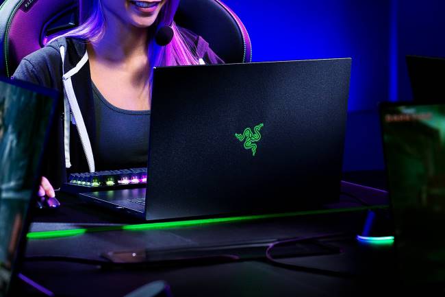 dostosuj swoje ostrze 16 Razer ZF647 jeden kolor laptop