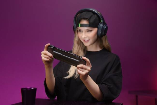 Kishi v2 dla iPhone\'a Razer ZF64181 jeden kolor mobilny