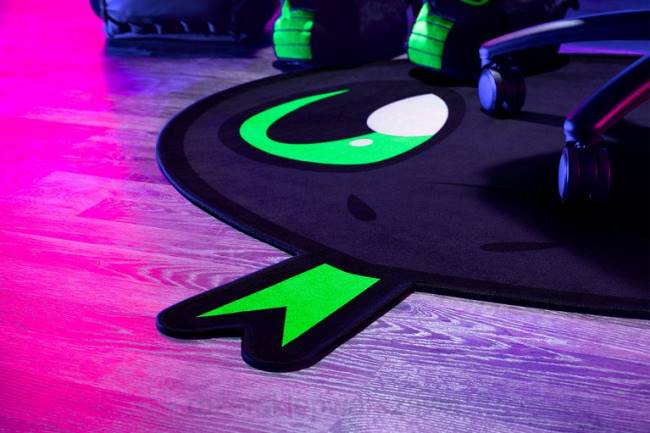 dywanik podłogowy sneki snek Razer ZF64142 jeden kolor fotel gamingowy